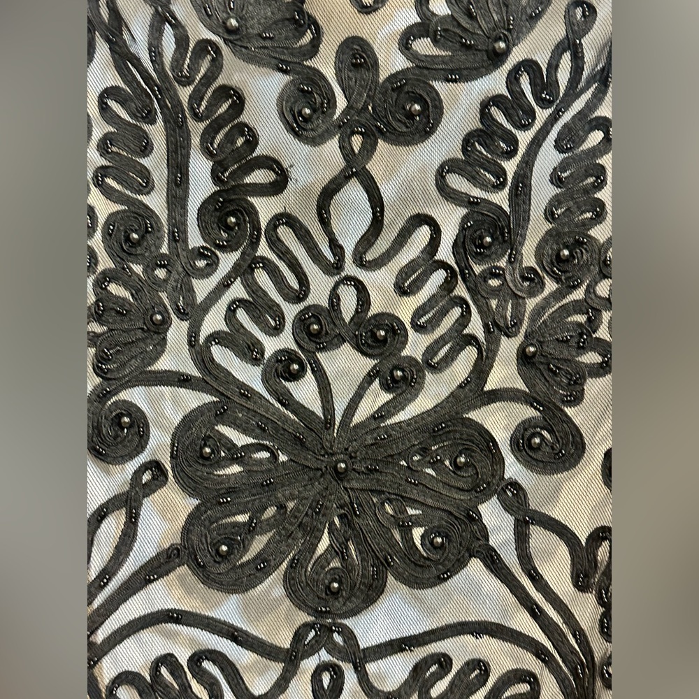 Cache Black Sleeveless Button Down embellished with beaded embroidery - Picture 5 of 9